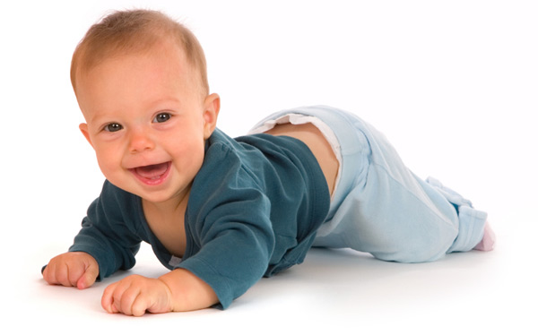 La importancia y beneficios de gatear en los bebés