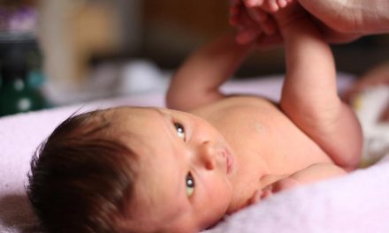 10 consejos prácticos para cambiar el pañal de tu bebé
